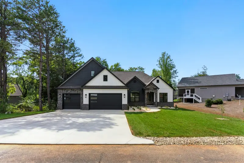 Modern farmhouse