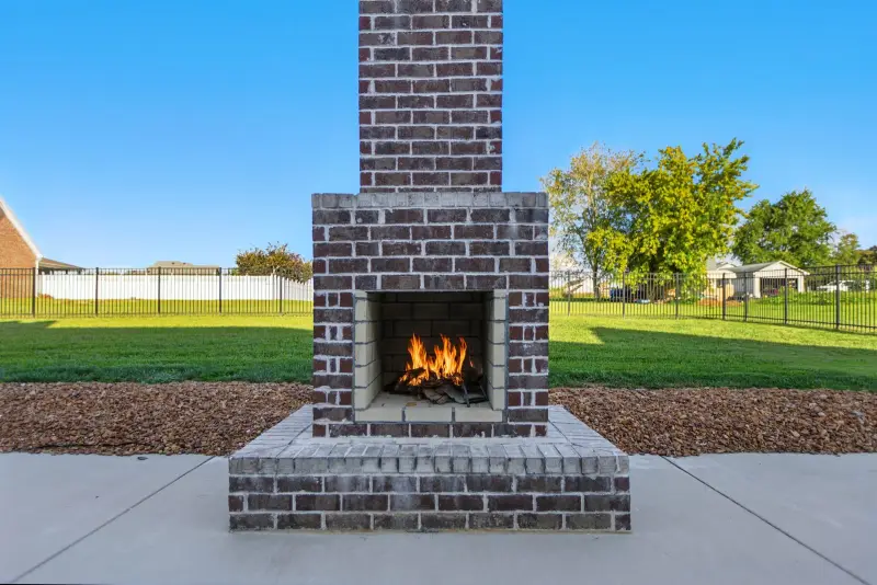Outdoor fireplace